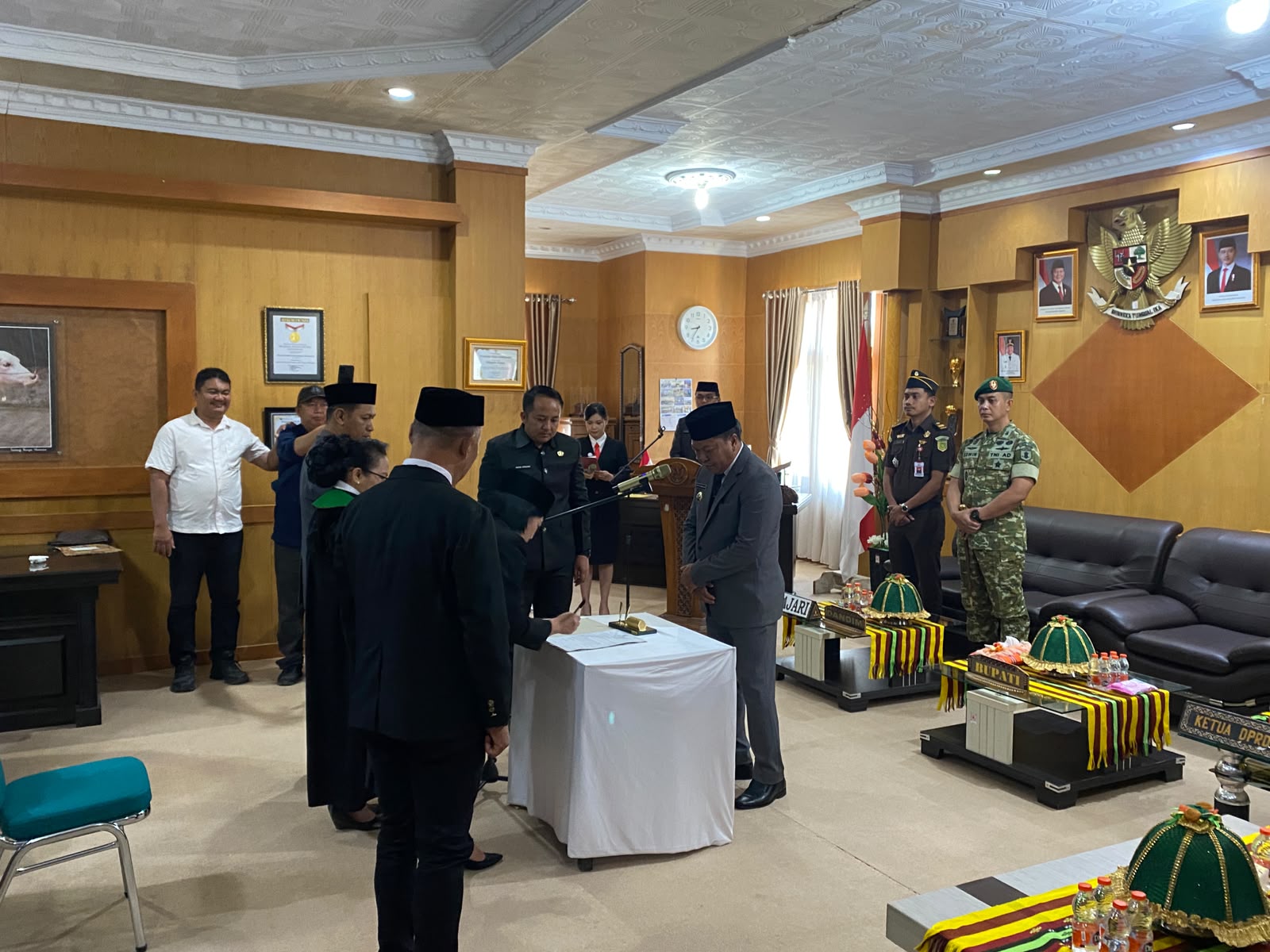 Ester Tiaga Jabat Kadis Dukcapil Mamasa, Bupati Tekankan Pelayanan Publik Harus Dimaksimalkan