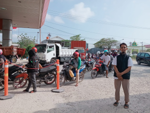 Warga Keluhkan Harga Pertalite Tembus Rp.35 Ribu Per Botol di Majene