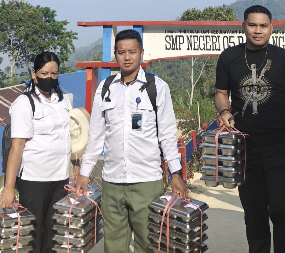 SPPG Bambang Salurkan MBG untuk 2.038 Penerima Manfaat