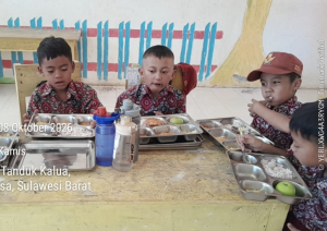 SPPG Tandukkalua Ballabatu Salurkan MBG untuk 2.468 Penerima Manfaat