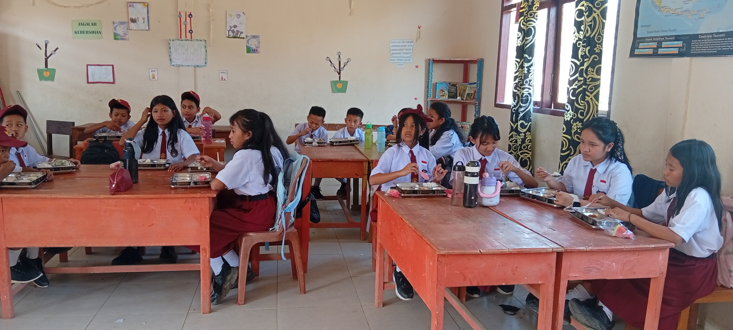 SPPG Tandukkalua Salurkan MBG kepada 2.514 Penerima Manfaat di Mamasa